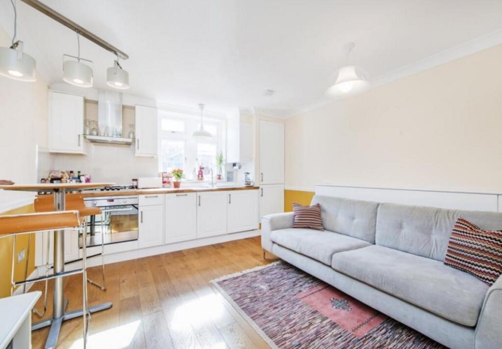 2 bed Apartment for rent in Paddington. From Hamptons International Sales - Hyde Park