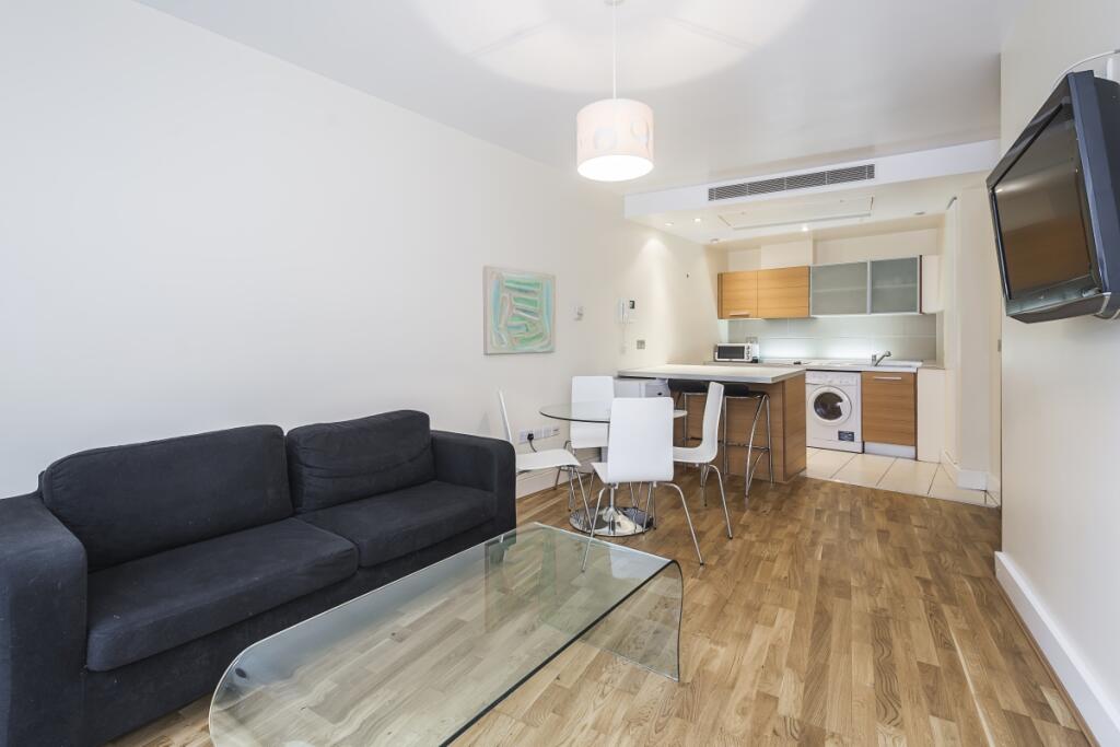 2 bed Apartment for rent in Paddington. From Hamptons International Sales - Hyde Park