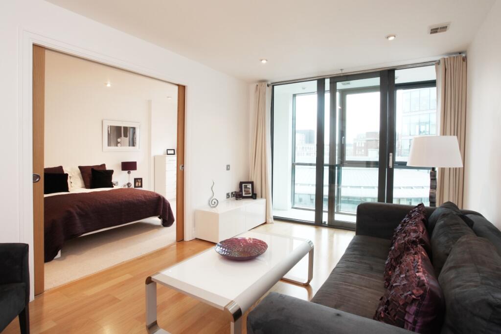 2 bed Apartment for rent in Paddington. From Hamptons International Sales - Hyde Park