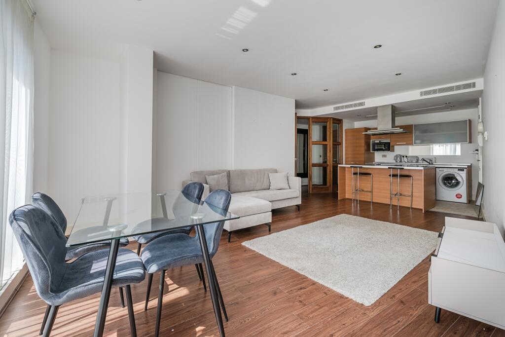 3 bed Apartment for rent in Paddington. From Hamptons International Sales - Hyde Park