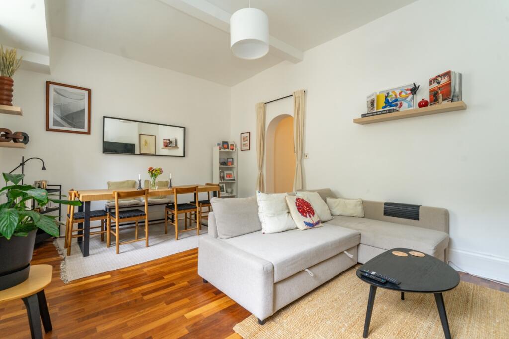 1 bed 1st Floor Flat for rent in Paddington. From Hamptons International Sales - Hyde Park