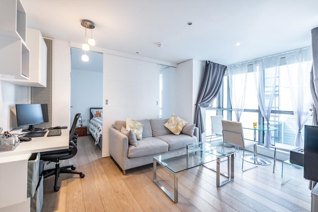 4 bed Apartment for rent in Paddington. From Hamptons International Sales - Hyde Park