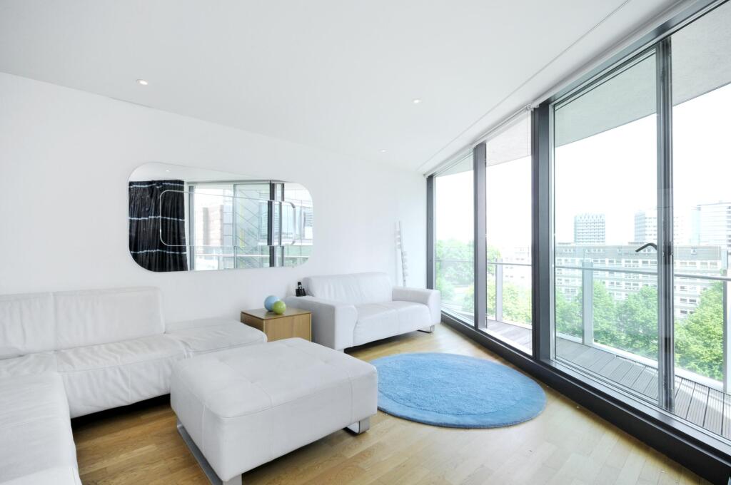3 bed Apartment for rent in Paddington. From Hamptons International Sales - Hyde Park 3 bed Apartment for rent in Paddington. From Hamptons International Sales - Hyde Park