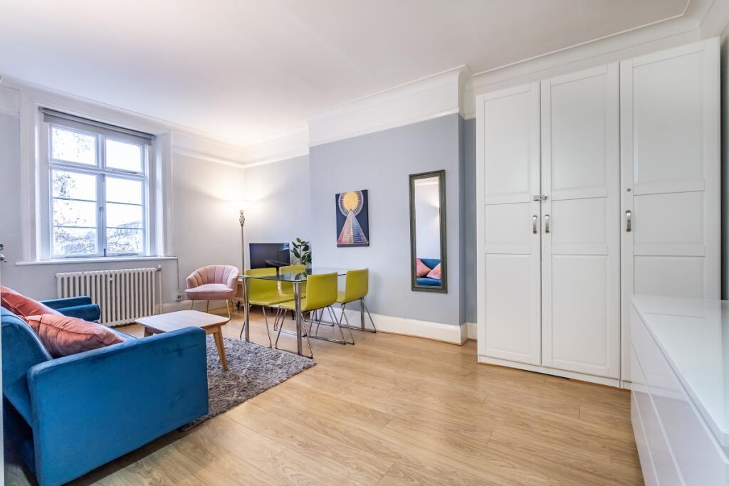 4 bed Apartment for rent in Paddington. From Hamptons International Sales - Hyde Park