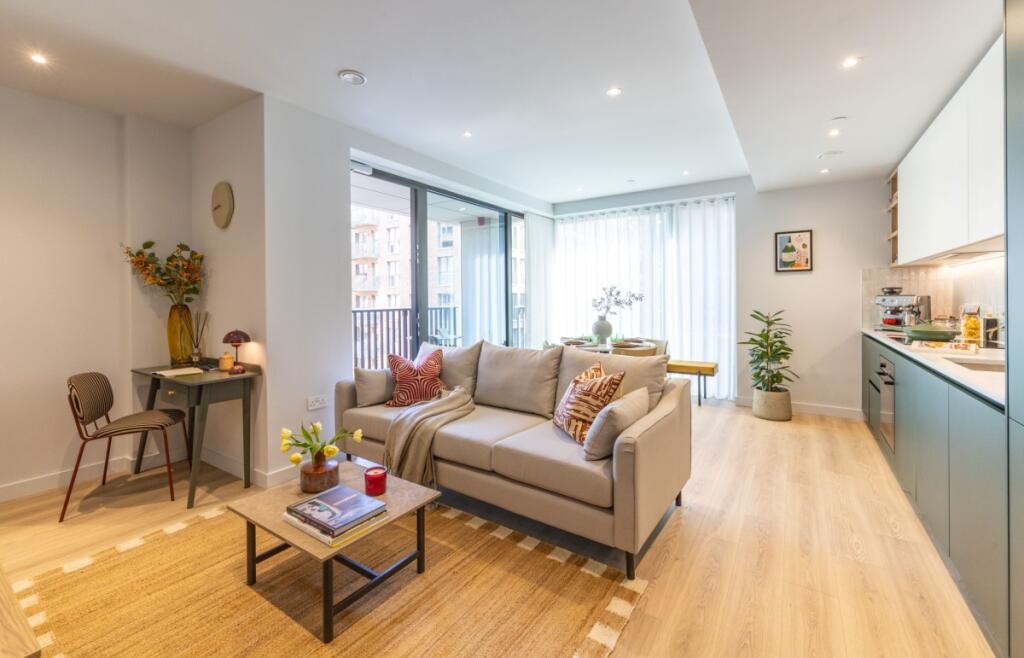 2 bed 1st Floor Flat for rent in . From Hamptons International Sales - Hyde Park 2 bed 1st Floor Flat for rent in . From Hamptons International Sales - Hyde Park