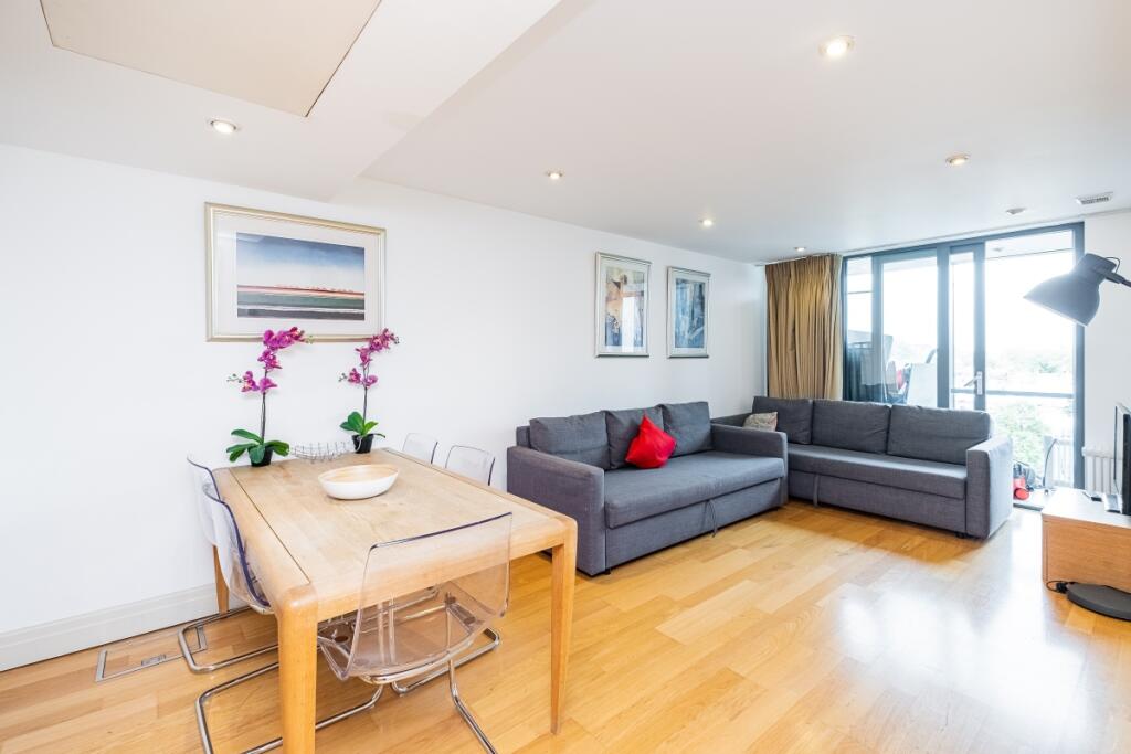 2 bed 1st Floor Flat for rent in Paddington. From Hamptons International Sales - Hyde Park