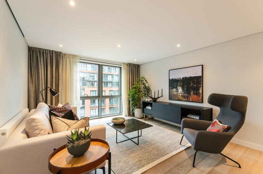 3 bed Apartment for rent in Paddington. From Hamptons International Sales - Hyde Park