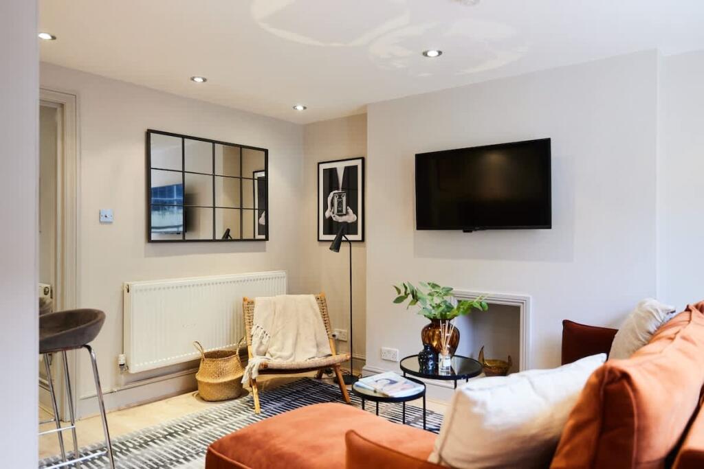 1 bed 1st Floor Flat for rent in Islington. From Hamptons - Islington