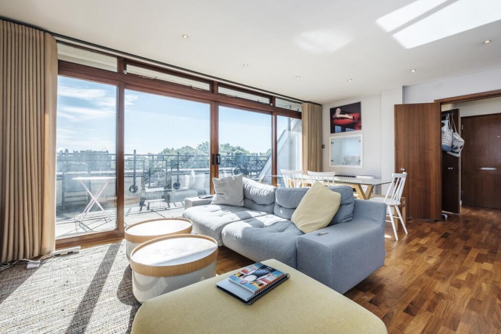 2 bed Penthouse for rent in Islington. From Hamptons - Islington