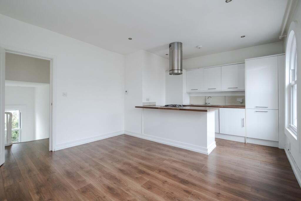 2 bed Duplex for rent in Islington. From Hamptons - Islington
