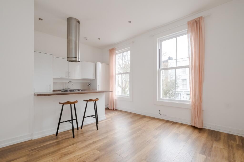 1 bed 1st Floor Flat for rent in Islington. From Hamptons - Islington