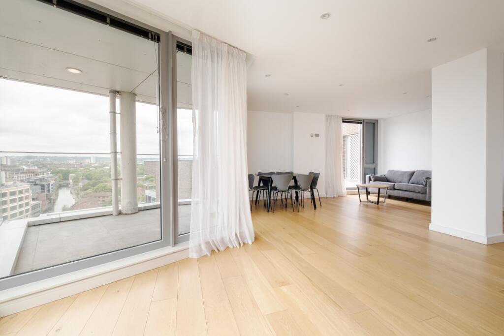 3 bed Apartment for rent in Camden Town. From Hamptons - Islington 3 bed Apartment for rent in Camden Town. From Hamptons - Islington