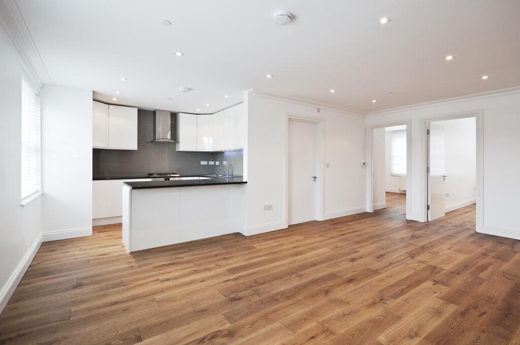 3 bed Apartment for rent in Islington. From Hamptons - Islington