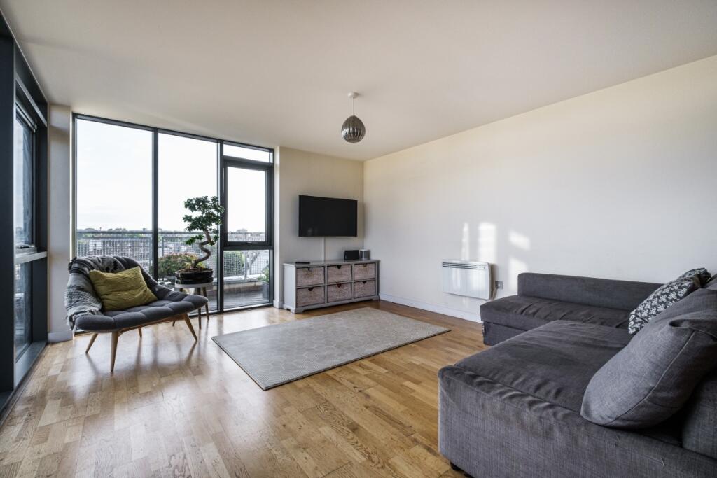 2 bed Penthouse for rent in Stoke Newington. From Hamptons - Islington