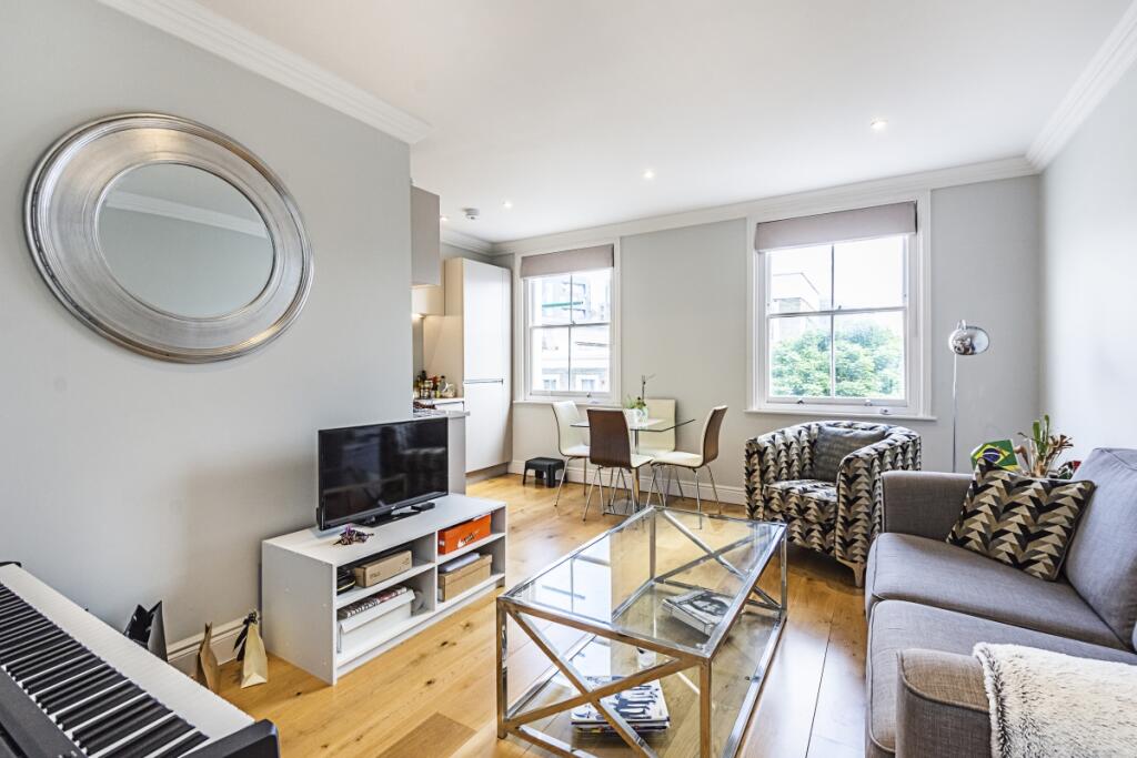 3 bed 1st Floor Flat for rent in Islington. From Hamptons - Islington