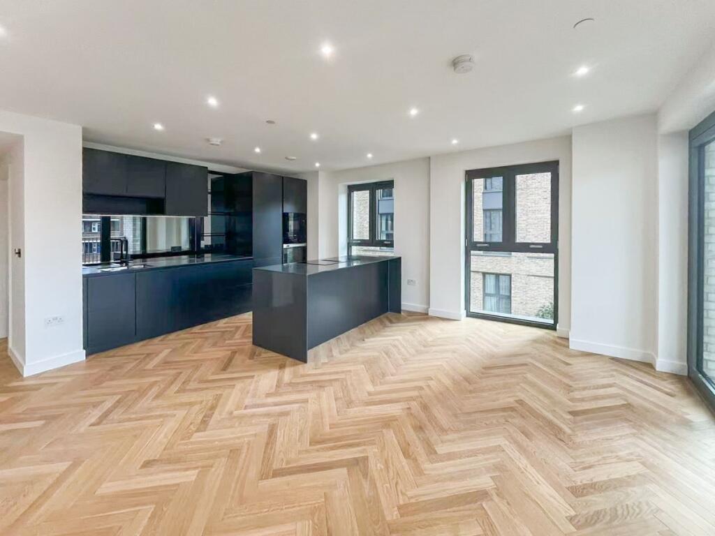 2 bed 1st Floor Flat for rent in . From Hamptons - Islington