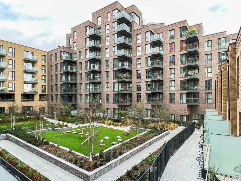 2 bed 1st Floor Flat for rent in Stoke Newington. From Hamptons - Islington