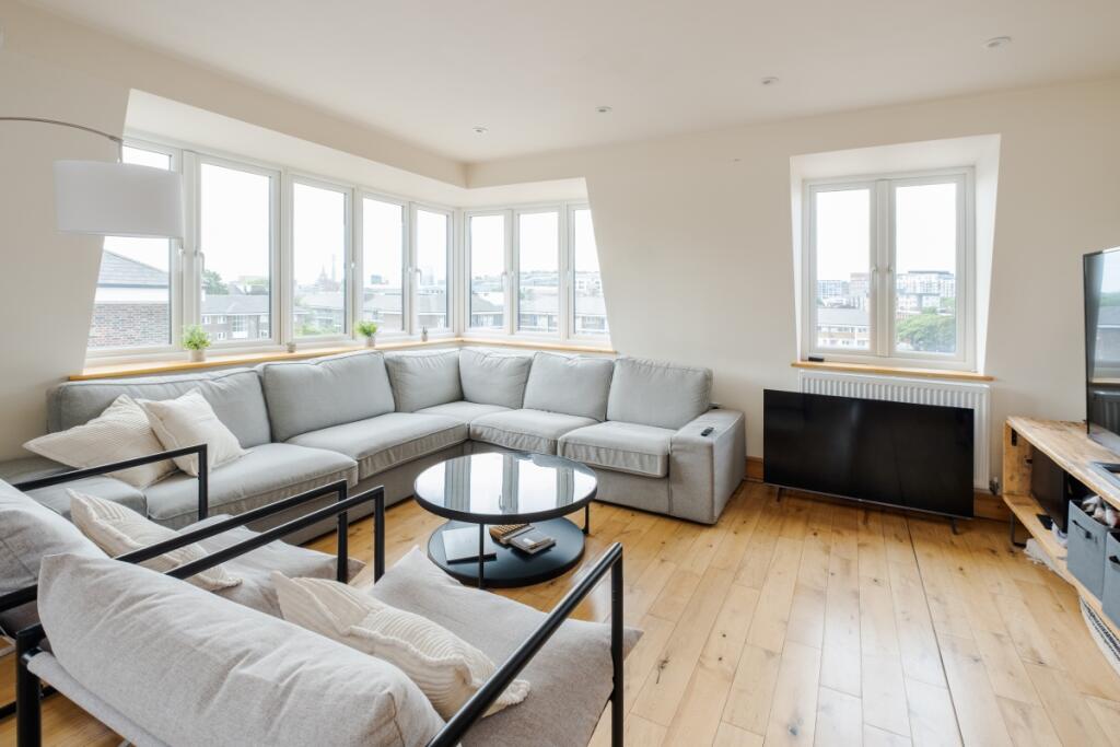 3 bed Duplex for rent in Islington. From Hamptons - Islington 3 bed Duplex for rent in Islington. From Hamptons - Islington