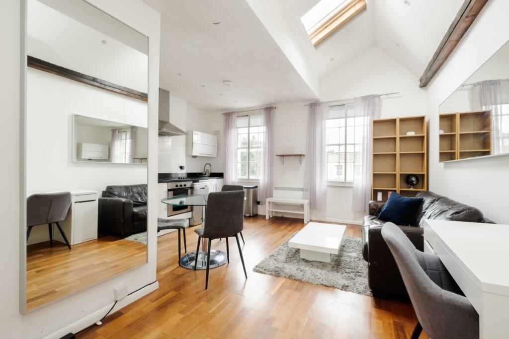 1 bed 1st Floor Flat for rent in Islington. From Hamptons - Islington