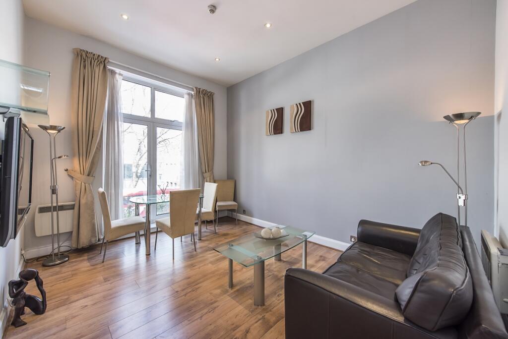1 bed 1st Floor Flat for rent in London. From Hamptons - Islington