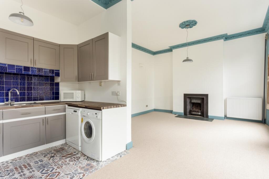 1 bed 1st Floor Flat for rent in Islington. From Hamptons - Islington