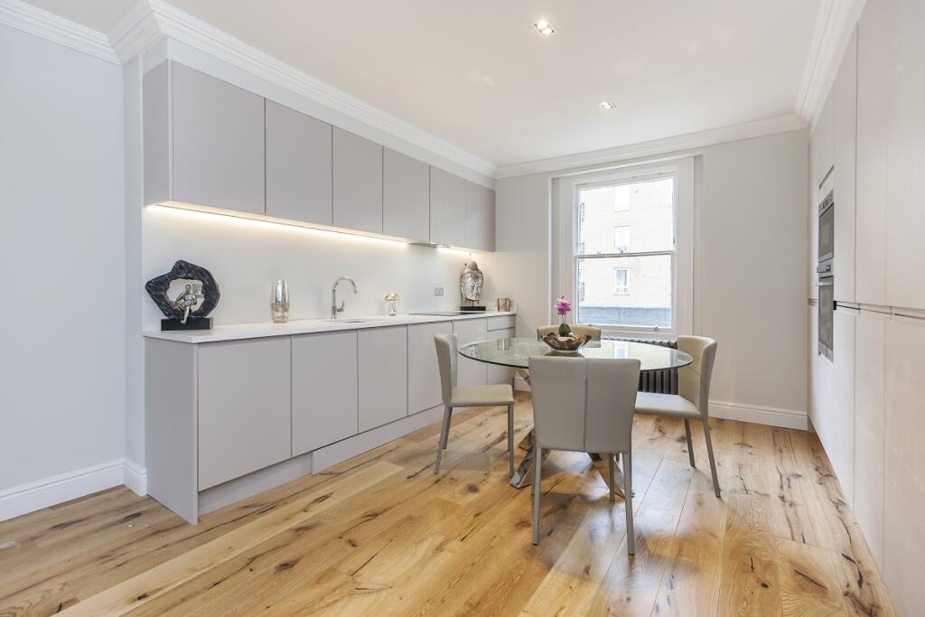 3 bed Apartment for rent in Islington. From Hamptons - Islington