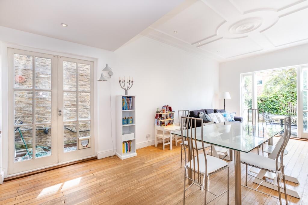 4 bed Detached for rent in Hammersmith. From Hamptons - Kensington 4 bed Detached for rent in Hammersmith. From Hamptons - Kensington