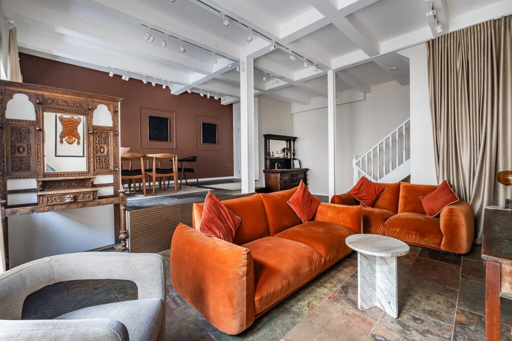 5 bed Detached for rent in Kensington. From Hamptons - Kensington