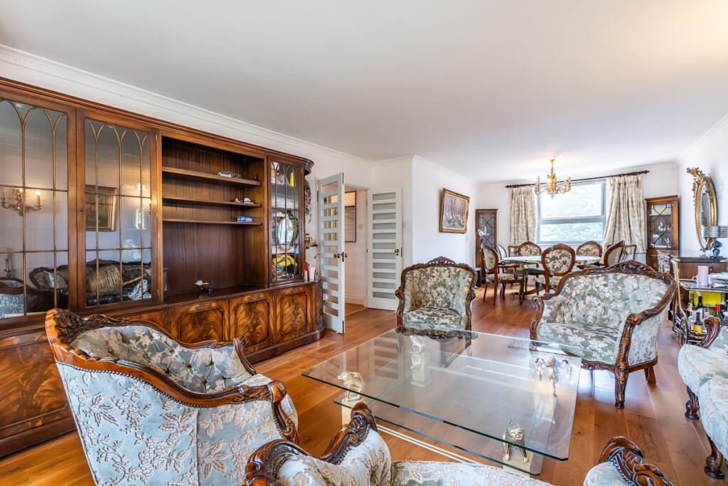 3 bed 1st Floor Flat for rent in Kensington. From Hamptons - Kensington