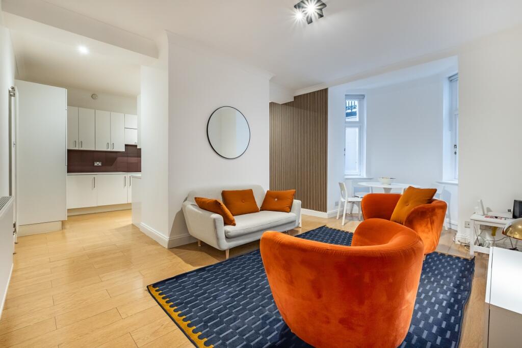 3 bed 1st Floor Flat for rent in Kensington. From Hamptons - Kensington