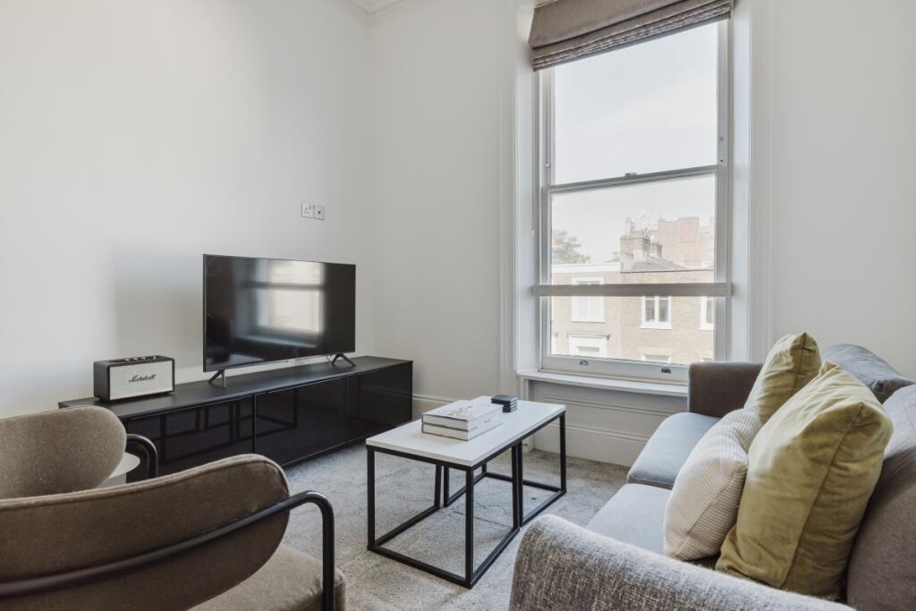 1 bed 1st Floor Flat for rent in Kensington. From Hamptons - Kensington