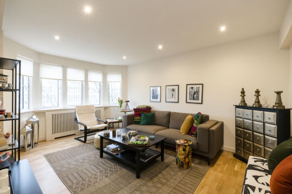 1 bed Apartment for rent in Kensington. From Hamptons - Kensington