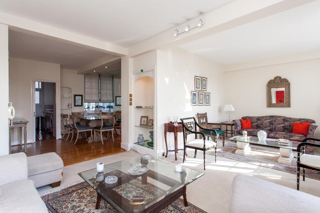 2 bed 1st Floor Flat for rent in Kensington. From Hamptons - Kensington