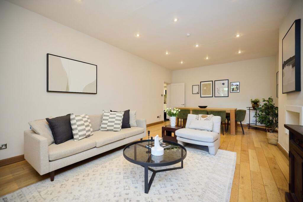 1 bed 1st Floor Flat for rent in London. From Hamptons - Kensington