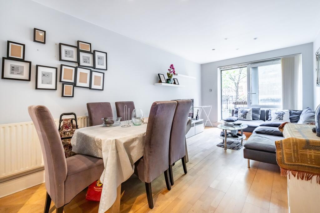 2 bed Apartment for rent in Kensington. From Hamptons - Kensington