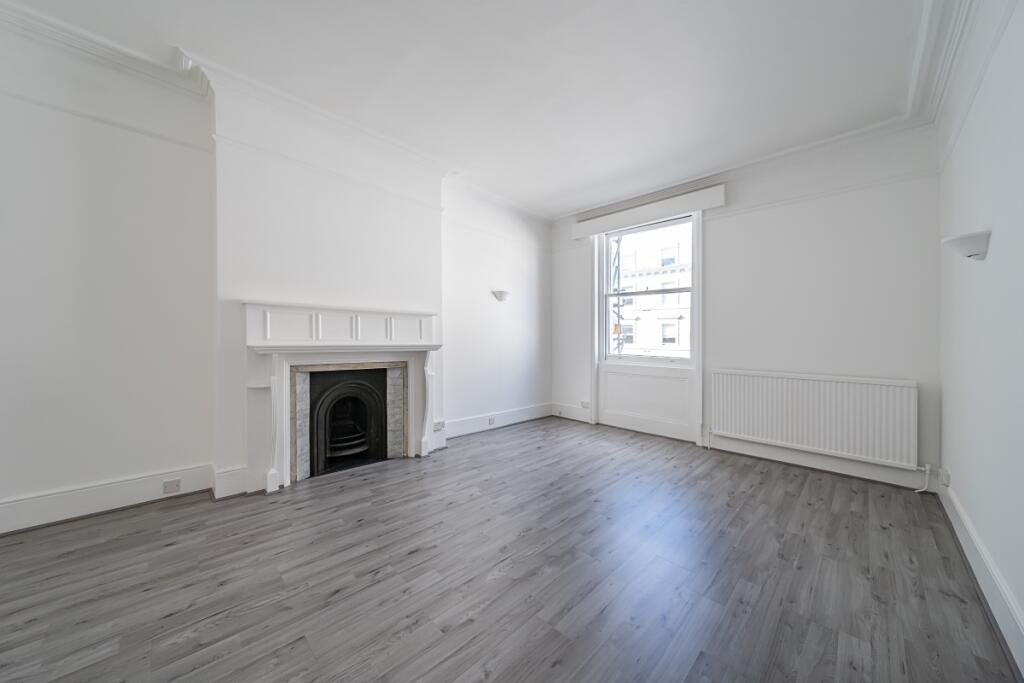 2 bed 1st Floor Flat for rent in Kensington. From Hamptons - Kensington