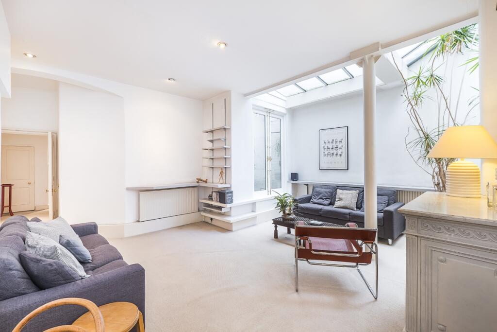 2 bed 1st Floor Flat for rent in Kensington. From Hamptons - Kensington