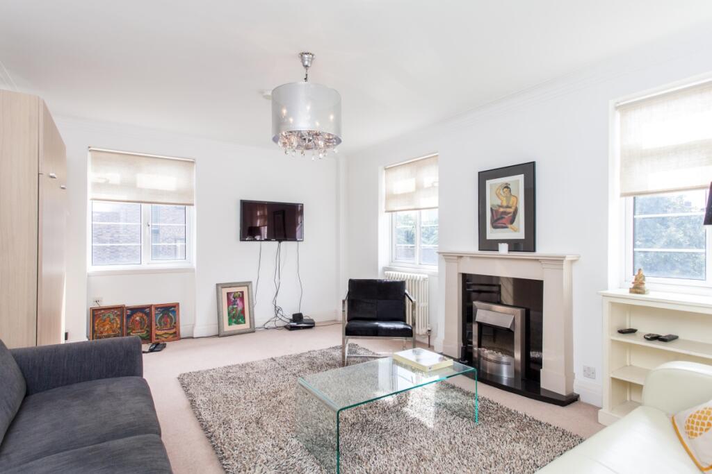 4 bed 1st Floor Flat for rent in Kensington. From Hamptons - Kensington