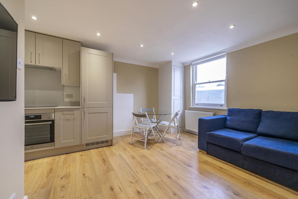 1 bed 1st Floor Flat for rent in Kensington. From Hamptons - Kensington 1 bed 1st Floor Flat for rent in Kensington. From Hamptons - Kensington