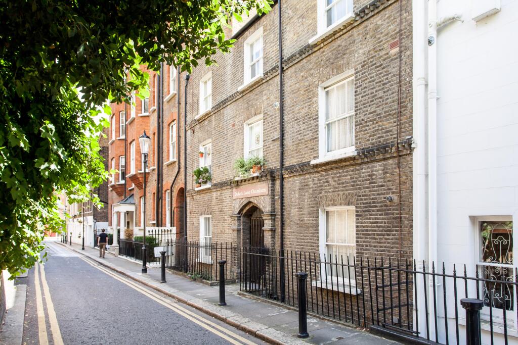 4 bed Apartment for rent in Kensington. From Hamptons - Kensington 4 bed Apartment for rent in Kensington. From Hamptons - Kensington