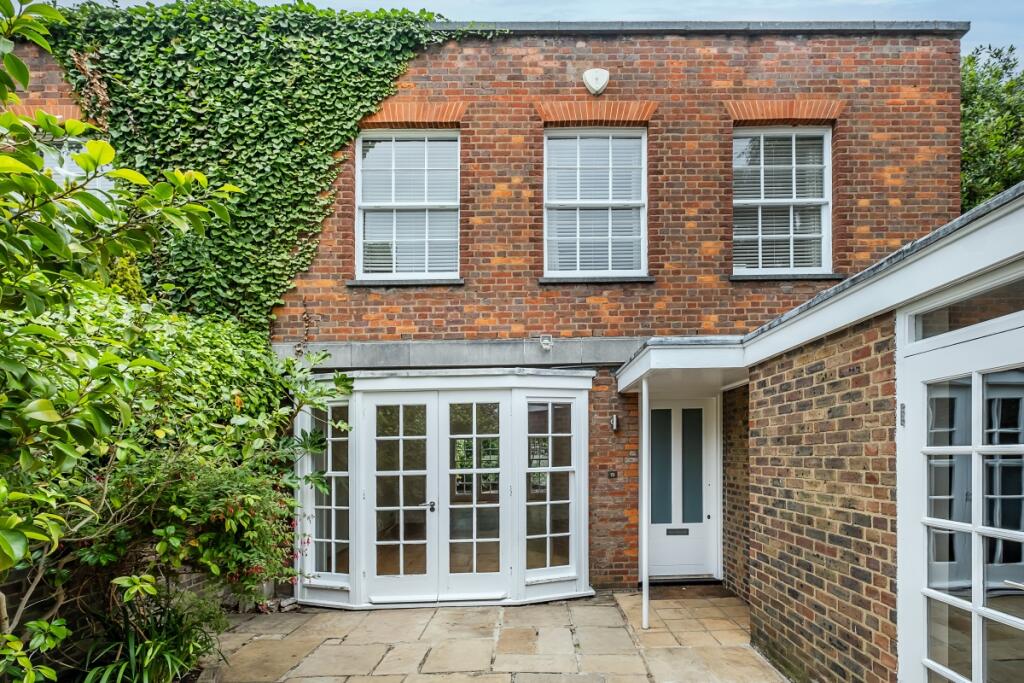 3 bed Detached for rent in Kensington. From Hamptons - Kensington