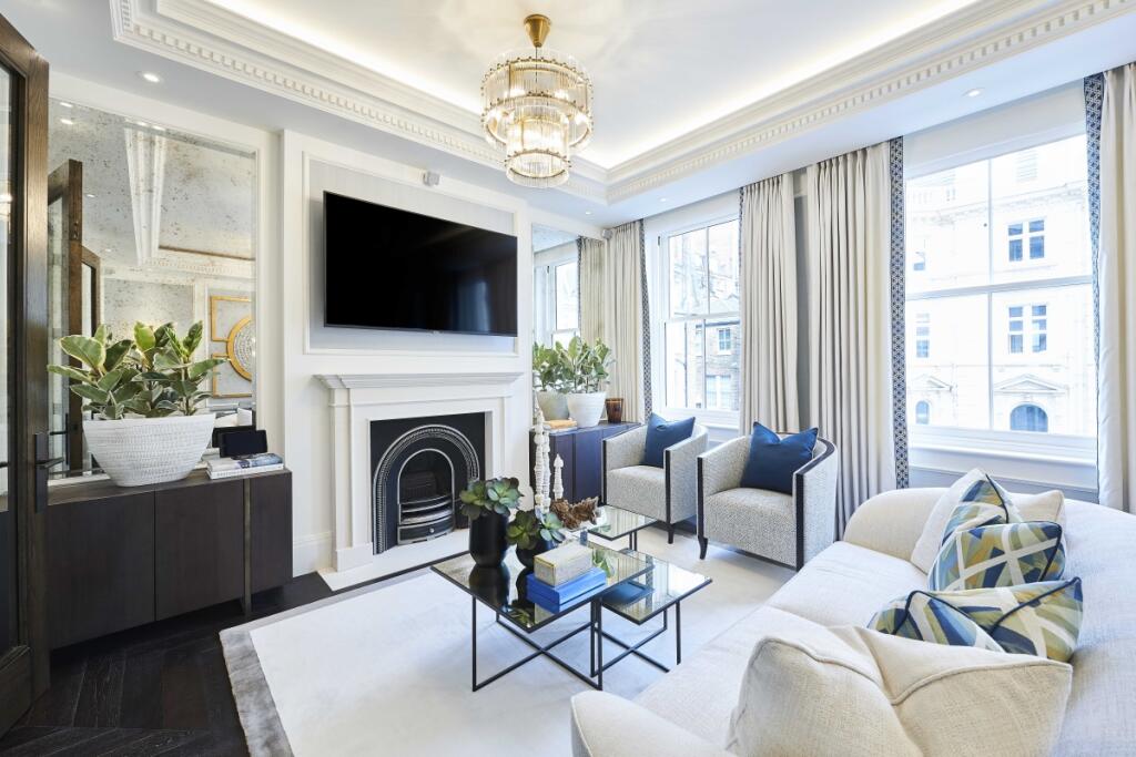 2 bed 1st Floor Flat for rent in Kensington. From Hamptons - Kensington