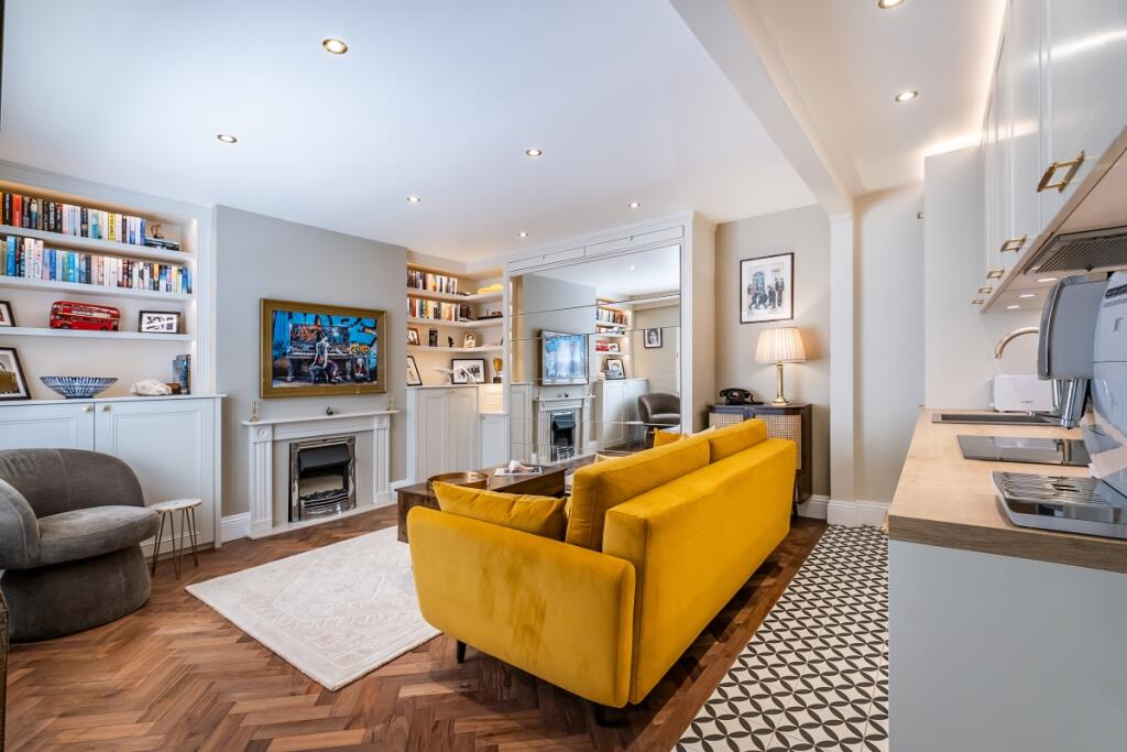 4 bed 1st Floor Flat for rent in Kensington. From Hamptons - Kensington 4 bed 1st Floor Flat for rent in Kensington. From Hamptons - Kensington