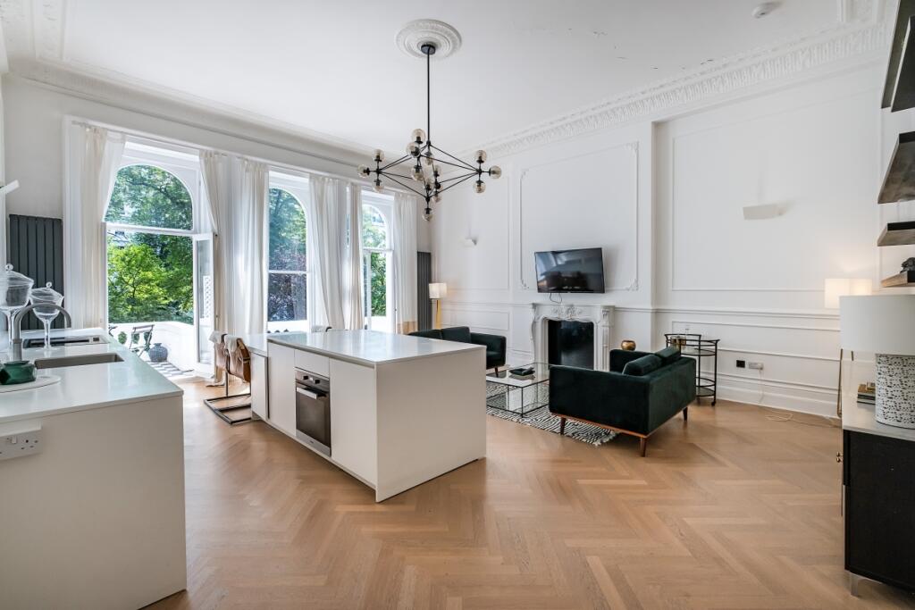 2 bed 1st Floor Flat for rent in Kensington. From Hamptons - Kensington