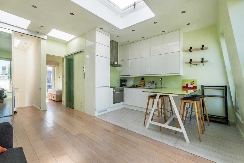 1 bed 1st Floor Flat for rent in Hammersmith. From Hamptons - Kensington