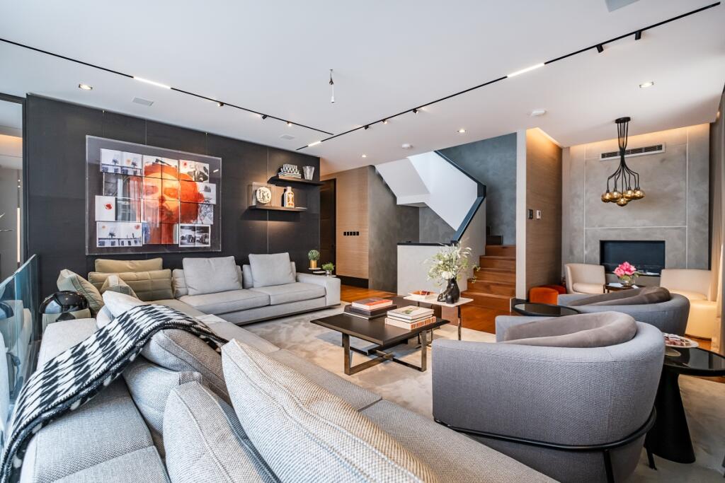 4 bed Mews for rent in Kensington. From Hamptons - Kensington 4 bed Mews for rent in Kensington. From Hamptons - Kensington