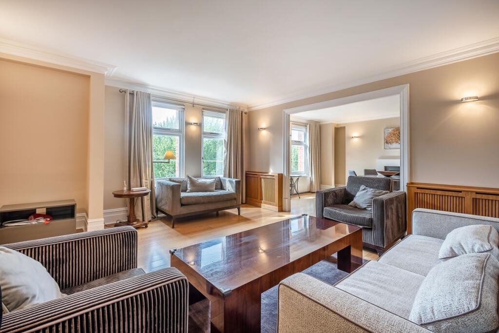 4 bed Apartment for rent in Kensington. From Hamptons - Kensington