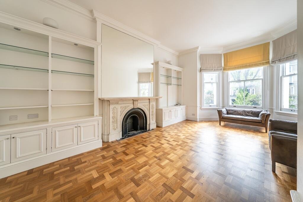 2 bed 1st Floor Flat for rent in Kensington. From Hamptons - Kensington