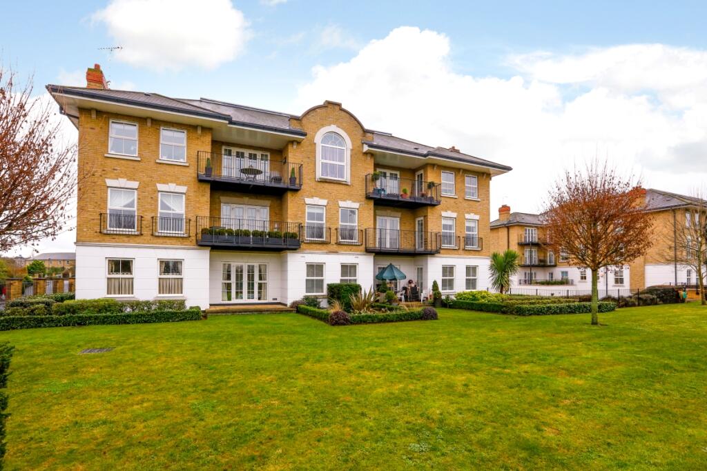 3 bed Apartment for rent in Surbiton. From Hamptons - Kingston 3 bed Apartment for rent in Surbiton. From Hamptons - Kingston