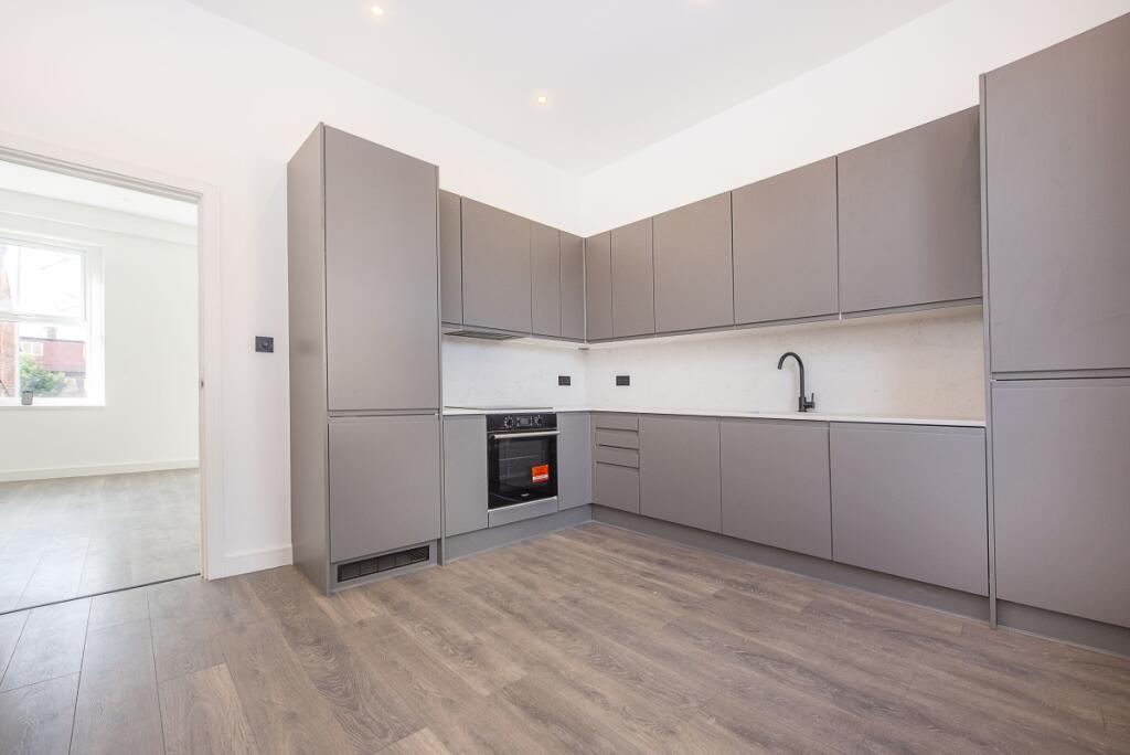 3 bed Apartment for rent in Kingston upon Thames. From Hamptons - Kingston 3 bed Apartment for rent in Kingston upon Thames. From Hamptons - Kingston